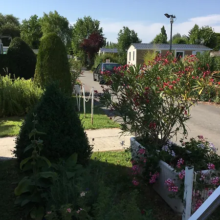 Kemping Le Camp Des Roses Aubers