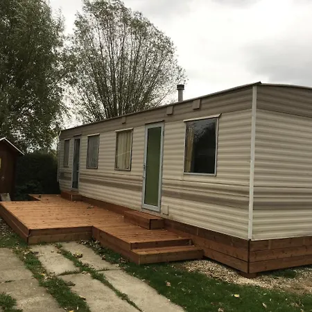 Le Camp Des Roses Aubers